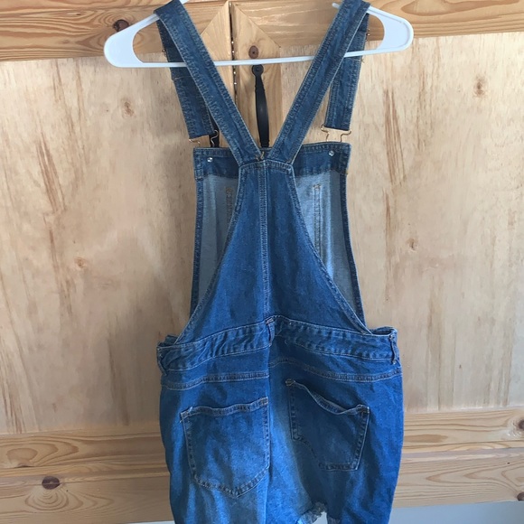 Love Tree Denim fringed distressed jean shortalls romper size L - Picture 2 of 3